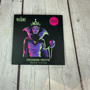NWT Disney Villains glow in the dark eyeshadow palette 12 colors